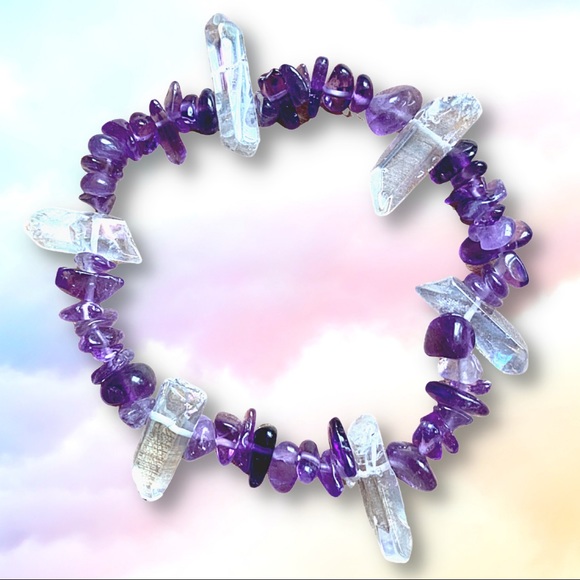 ⭐️ Gemstone Amethyst Chip and Quartz Crystals Purple Stretch Bracelet - Picture 1 of 5